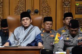 Polres Blitar ‘Sowan’ ke Gus Iqdam, Titip Pesan Operasi Zebra ke Jemaah ST