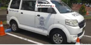 Mobil Ujian SIM di Satpas Singosari Terguling Saat Dipakai Peserta Tes