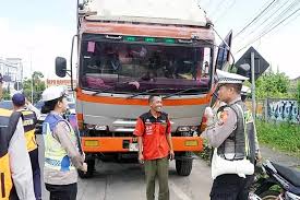 Pembatasan Kendaraan Berat di Malang Mulai Senin Fokus Tronton dan Truk Molen