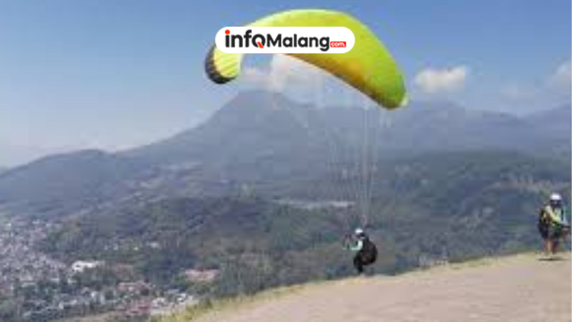 Daya Tarik Alam dan Sensasi Terbang di Paralayang Batu