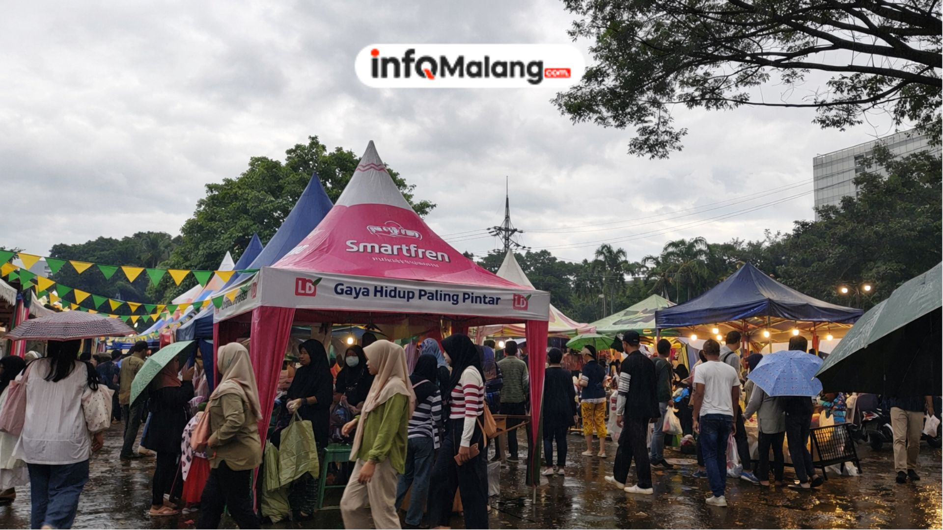 Pasar Takjil Suhat Malang Membludak, Pedagang Mengaku Penjualan Naik Drastis