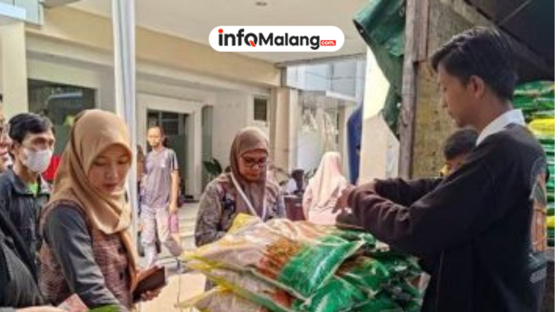 Jelang Ramadan 2026, Antusiasme Ibu-Ibu Malang Padati Pasar Murah