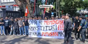 Aksi Kawal Putusan MK di Kota Malang Memanas