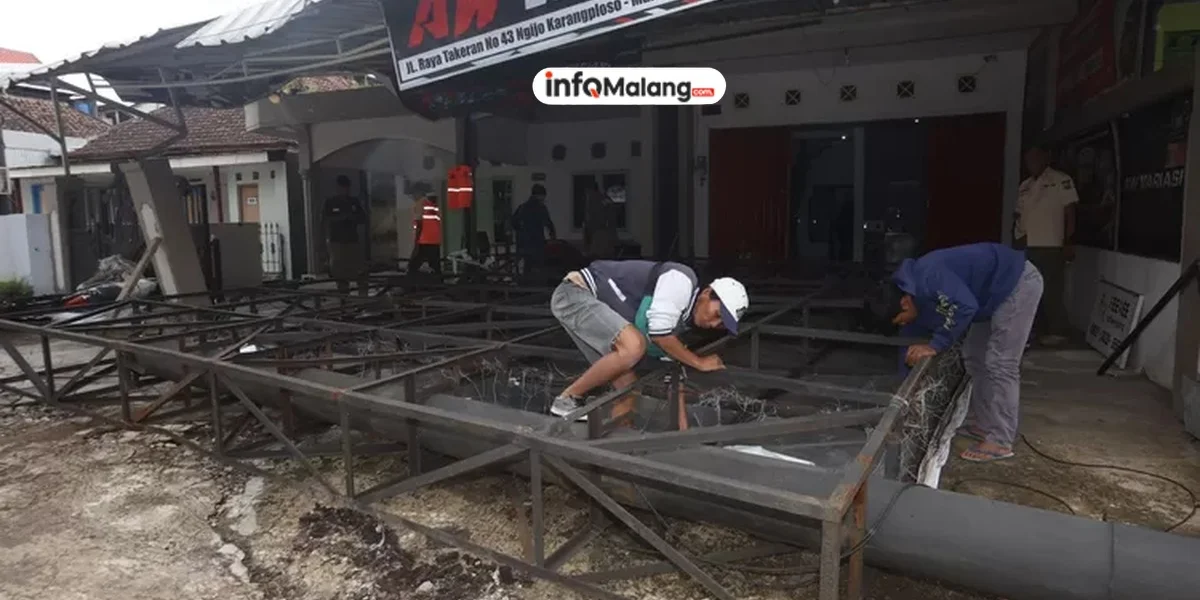 Angin Kencang Robohkan Pohon dan Papan Reklame di Malang, Lima Orang Terluka