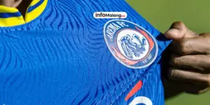Arema Beri Hadiah Jersey Official kepada Dua Anak Wali Murid di Malang