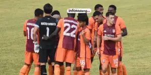 Arema FC Tumbang, Borneo FC Kuasai Puncak Klasemen