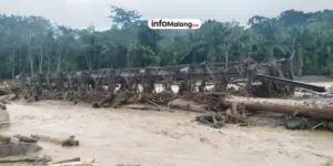 Banjir Bandang Hanyutkan Jembatan Darurat Sutojayan di Pakisaji