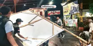 Bawaslu Kota Malang Tertibkan Ratusan Alat Peraga Kampanye yang Melanggar Aturan