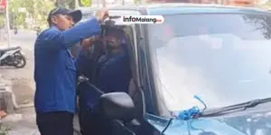 Bikin Panik! Kunci Mobil Tertinggal di Dalam, Damkar Malang Turun Tangan di Kepanjen
