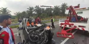 Buruh Baru Belajar Mengemudi, Mobil Tabrak Tiga Sepeda Motor