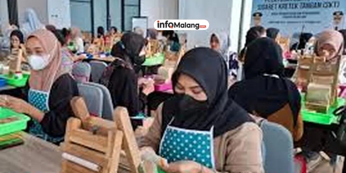 DBHCHT 2025 Dorong Pelatihan Giling Rokok di Malang