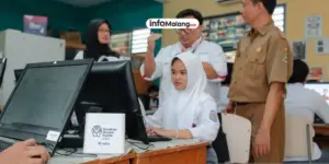 Dukung Transformasi Digital Sekolah Dasar, Anggota acFraksi Golkar Kabupaten Malang Salurkan Bantuan Laptop