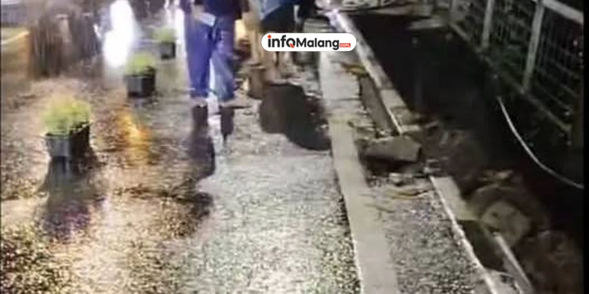 Genangan Air Bahayakan Pengendara di Jembatan Brantas