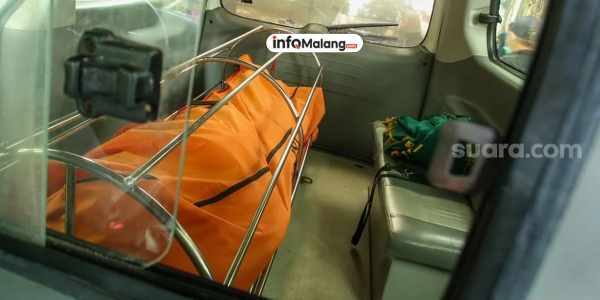 Isuzu Panther Terguling ke Parit di Malang, Sopir Diduga Mengantuk