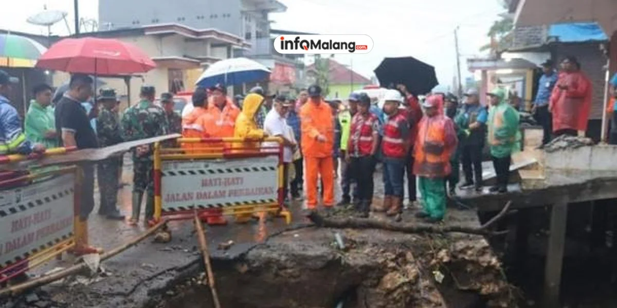 Jembatan di Malang Ambruk Akibat Banjir, Bupati Anggarkan Rp 2 Miliar untuk Perbaikan
