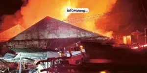 Kebakaran Hebat di Pasar Baru Dampit, Kabupaten Malang