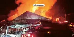 Kebakaran Pasar Dampit Malang, Ledakan dari Toko Petasan Hanguskan Deretan Kios