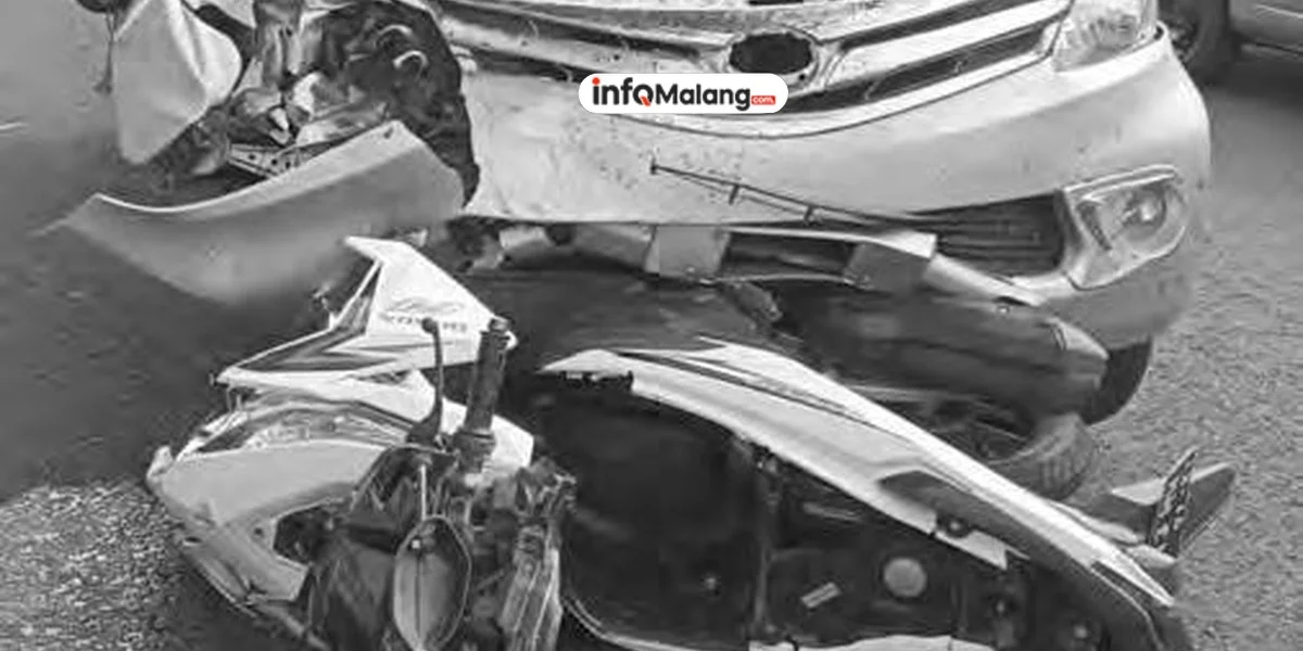 Kecelakaan di Depan Hotel Atria, Kota Malang Libatkan Mobil dan Motor