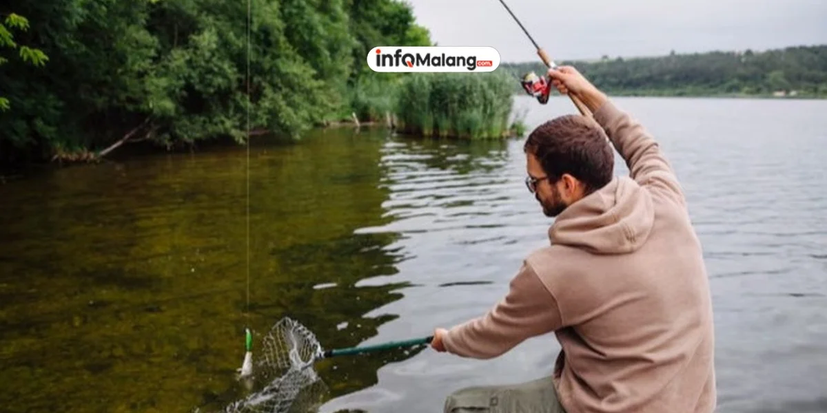 Mancing di Laut Malang? Cek 5 Spot Ini, Ada Ikan Monster yang Menunggu!