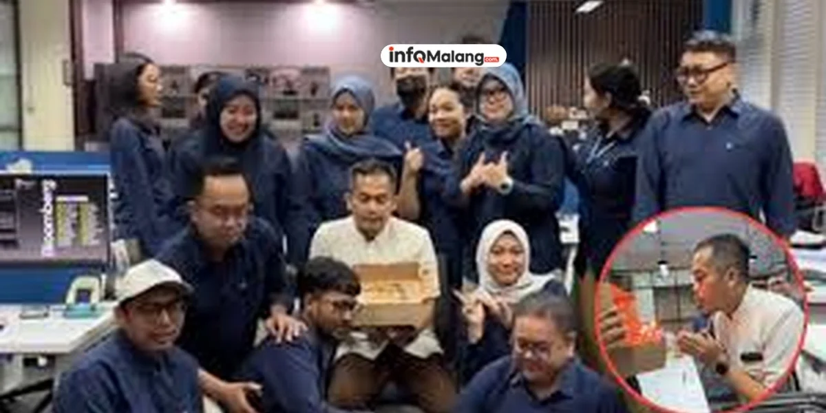Momen Haru Bapak Ini Mendapat Kejutan Ultah Spesial dari Para Karyawan di Kantor