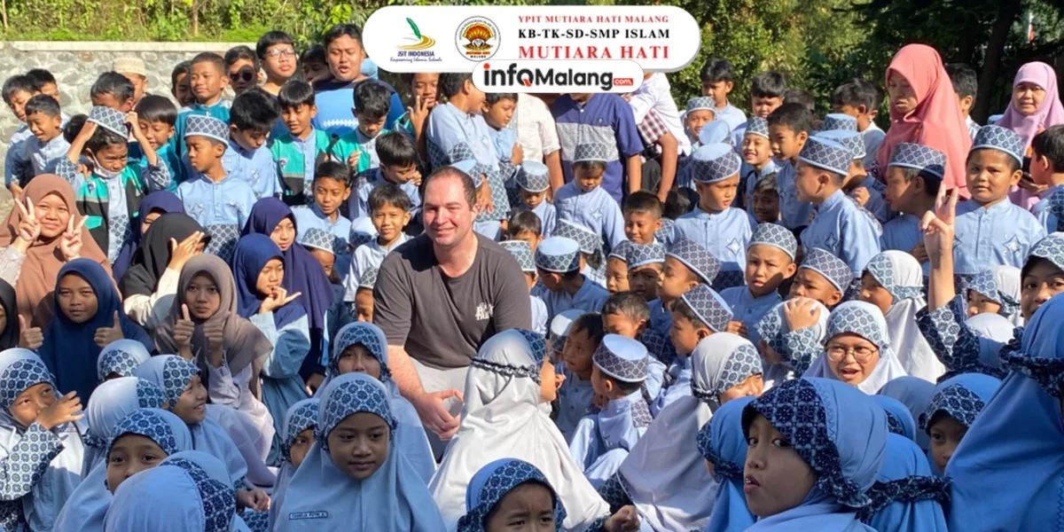 Mr. Rocco Marzano dari Australia Bikin Murid SIT Mutiara Hati Semangat Belajar Bahasa Inggris! 2025