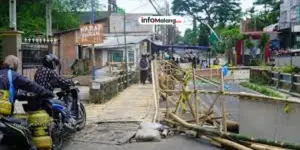Pemasangan Bailey di Jembatan Sonokembang Kota Malang yang Ambrol Ditarget Selesai dalam Waktu Satu Bulan