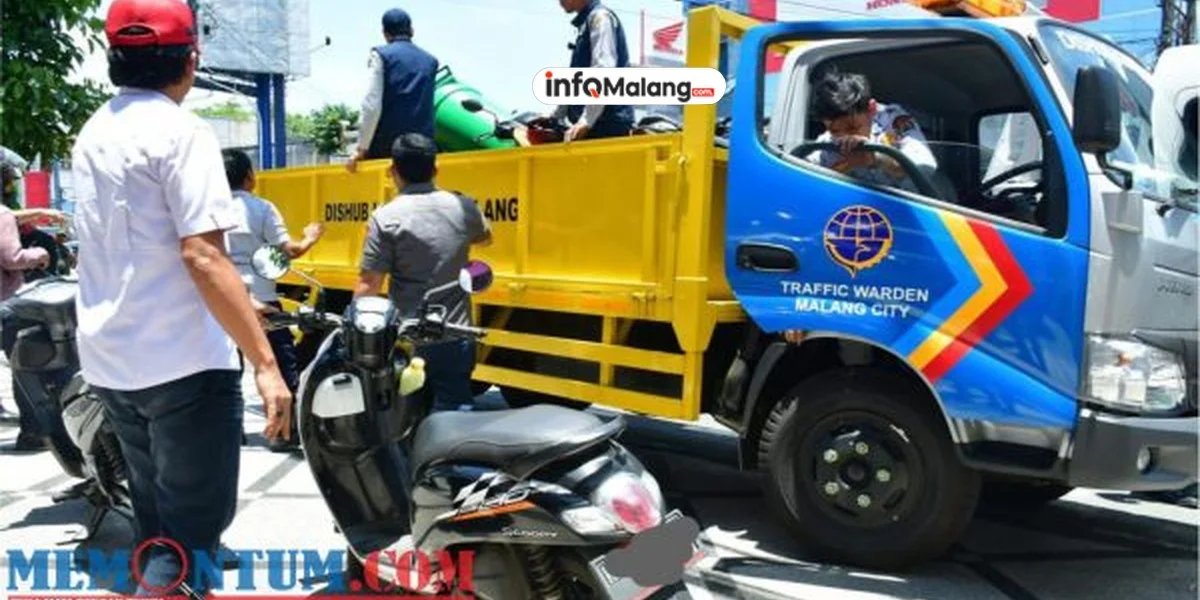 Penertiban Parkir Liar, Dishub Kota Malang Gembok Puluhan Kendaraan Parkir Liar