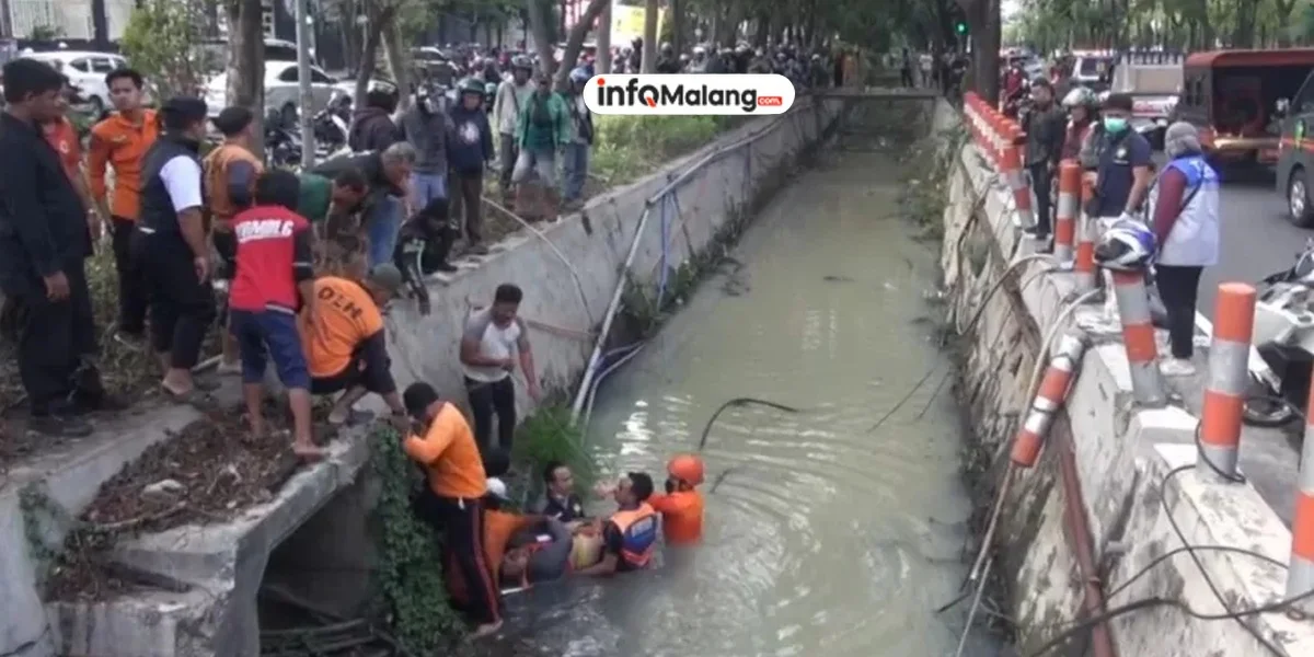 Pengendara Motor Tercebur Sungai di Jembatan Bumiayu, Warga Sigap Menolong