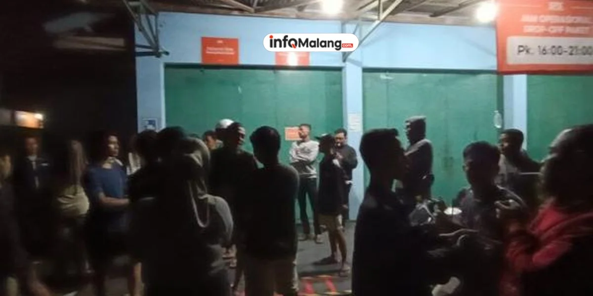 Puluhan Customer Keluhkan Paket yang Tak Kunjung Sampai di Gudang JNE Malang