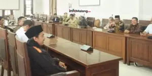 Rendra Masdrajad Safaat Takziyah ke Keluarga Pak Suyono, Ketua Linmas yang Gugur Saat Pilkada 2024