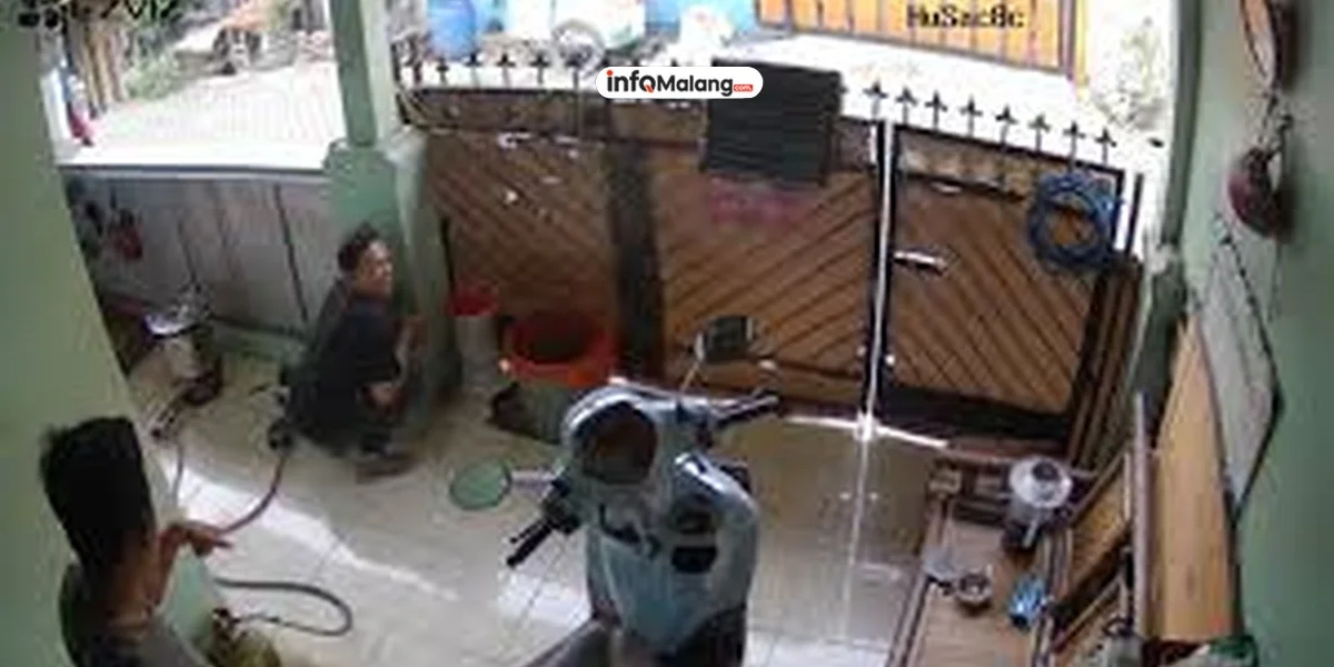 Terekam CCTV, Pemilik Rumah Ini Memergoki Seorang Pria di Terasnya yang Diduga Mau Mencuri