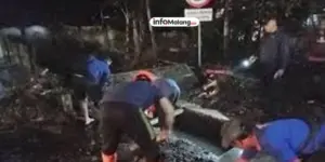 Tersumbat Sampah Jadi Pemicu Amblesnya Jalan di Ardimulyo Singosari, Warga Dialihkan