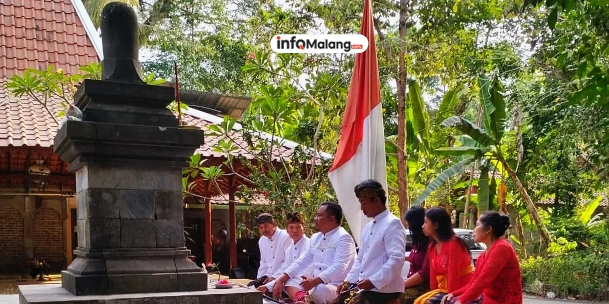 Unik! THE 1O1 Malang OJ Peringati Hari Kemerdekaan di Lereng Bromo