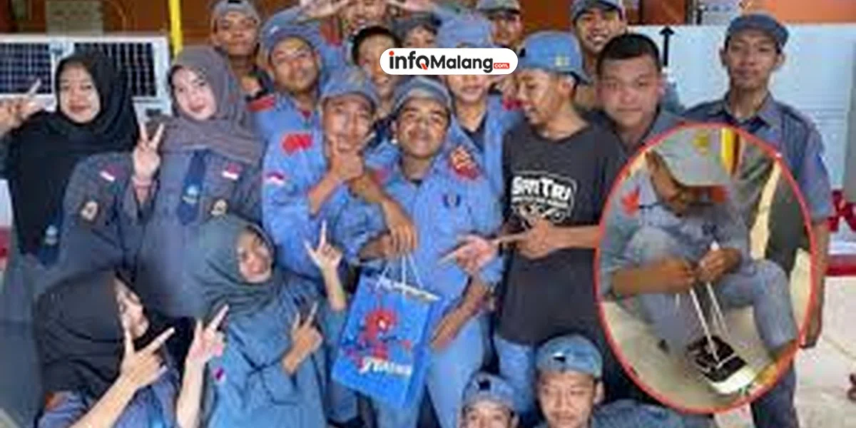 Viral Momen Haru Murid SMK Dibelikan Sepatu oleh Teman-Temannya