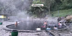 Wisata Pemandian Air Panas Cangar di Malang