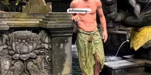 Zlatan Ibrahimovic Melukat di Pura Tirta Empul Selama Liburan di Bali