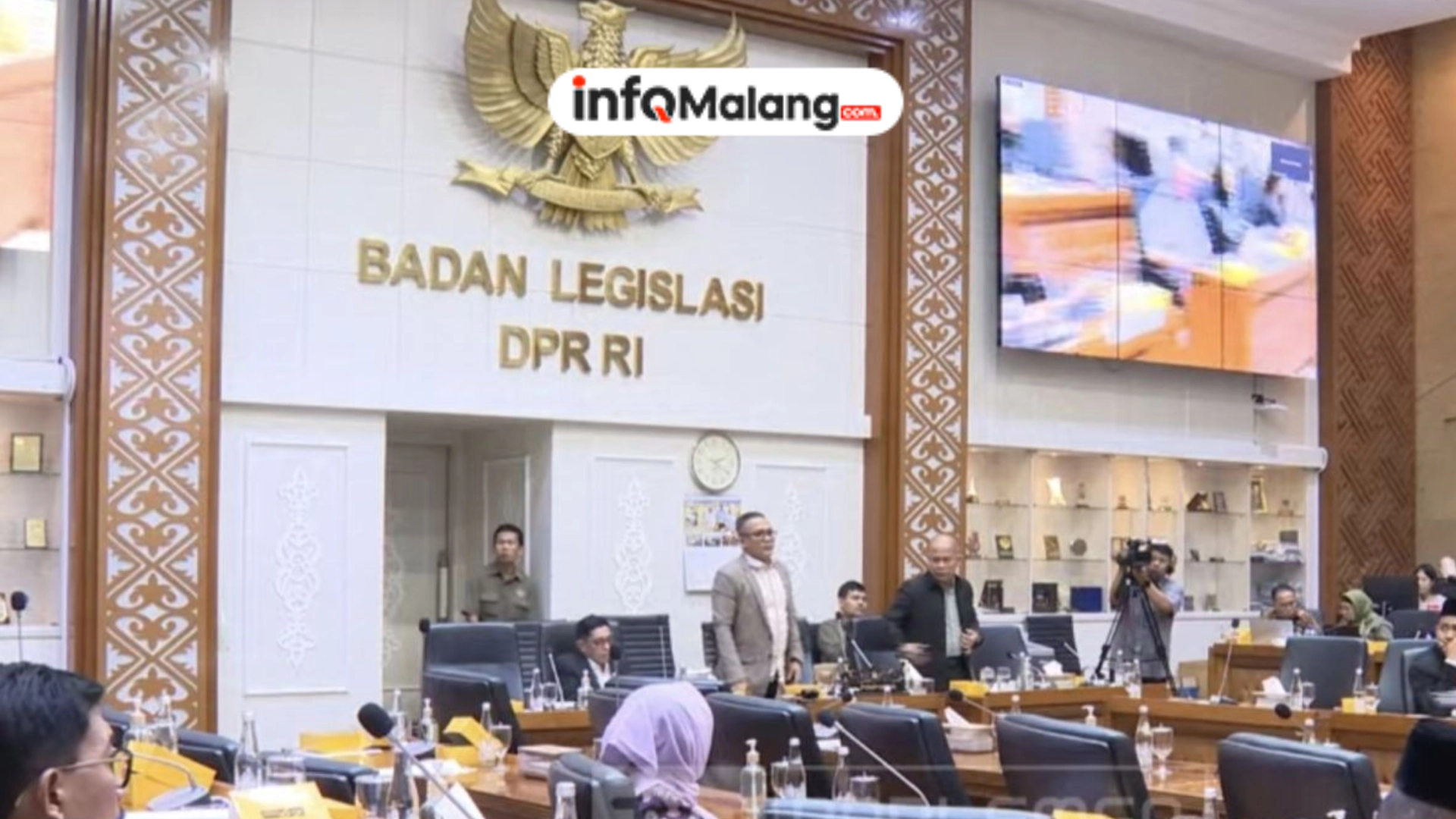 Fungsi Legislasi DPR RI, Proses Pembentukan UU di Indonesia