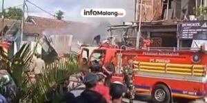 Gudang Rongsokan di Gedog Wetan Turen Ludes Terbakar, Api Merembet ke Dua Rumah Warga