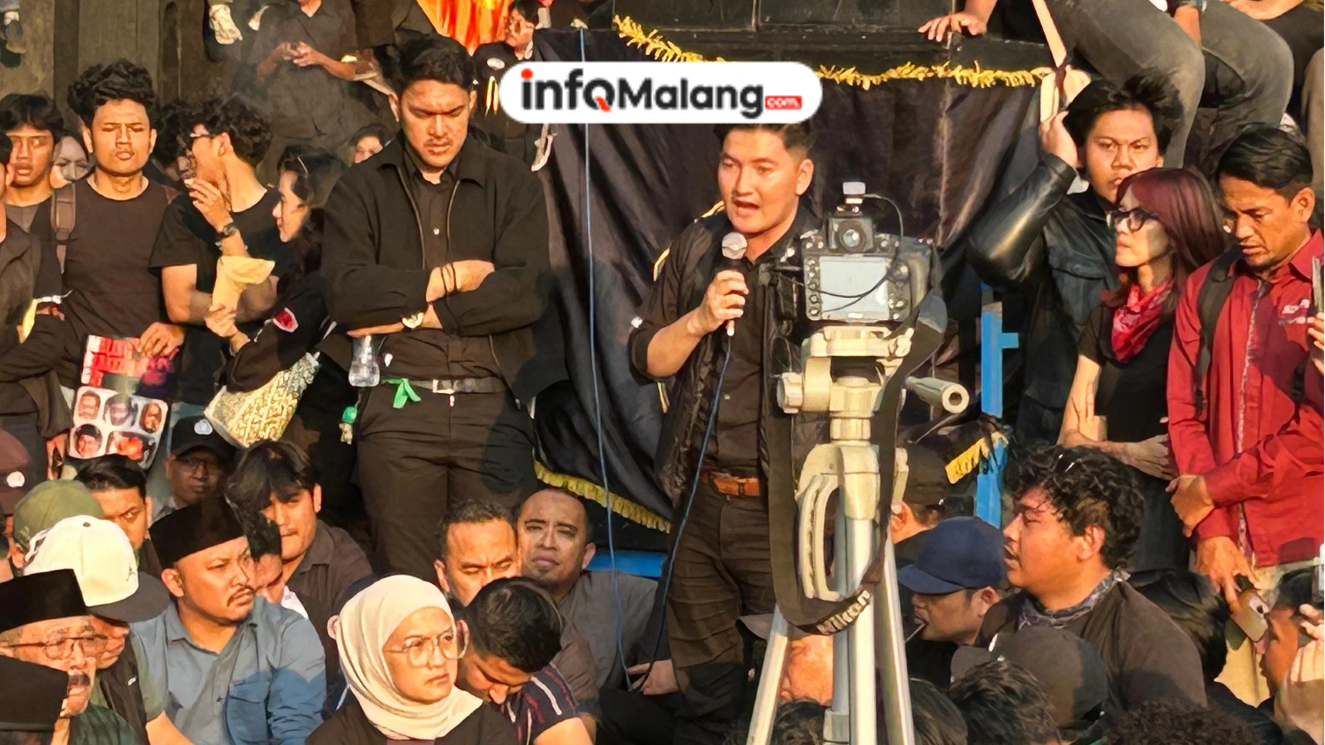 Sambut Massa Demo dengan Baik dan Menerima Tuntutan untuk Disampaikan sebagai Aspirasi
