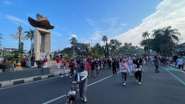 FOTO-FOTO CAR FREE DAY KOTA MALANG Suasana Car Free Day (CFD) di Jalan Besar Ijen, Kota Malang, Senin (18/8/2025). CFD Ijen Kota Malang yang seharusnya diadakan setiap hari minggu, diganti hari Senin