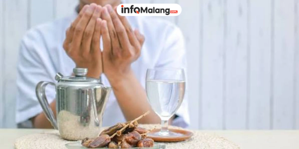 Perut Terlalu Kenyang Saat Tarawih? Ini Solusinya