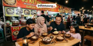 Pos Ketan Legenda 1967 menyajikan ketan dengan beragam topping, mulai dari keju, durian, hingga cokelat.