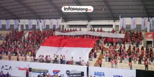 Tribun DBL East Java-South Bergemuruh, Rayakan HUT ke-81 RI dengan Koreografi Spektakuler