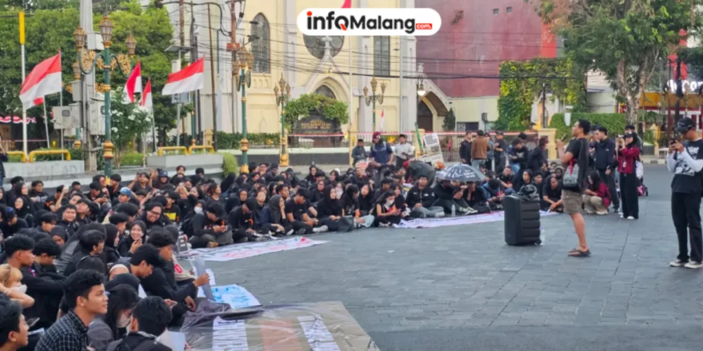 17 Tuntutan Dibawa ke Jalan, Ratusan Massa Ramaikan Aksi di Malang